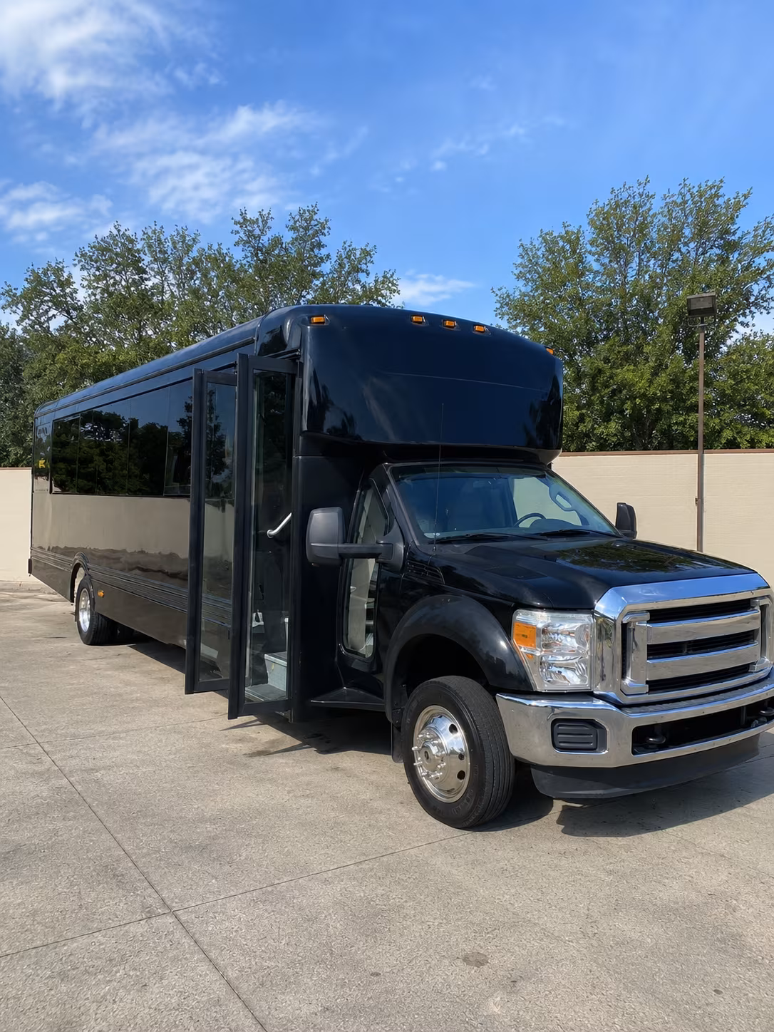 alpharetta 20 passenger party bus