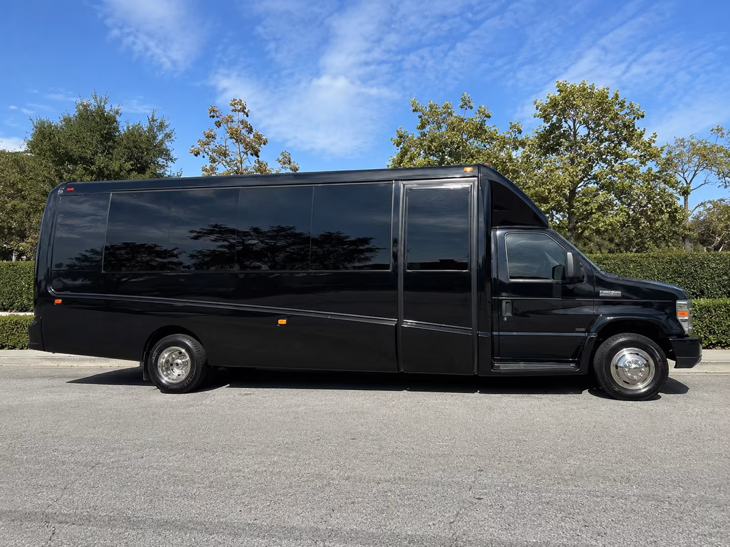 bus rentals for multi venue concert nights and bar crawls around alpharetta