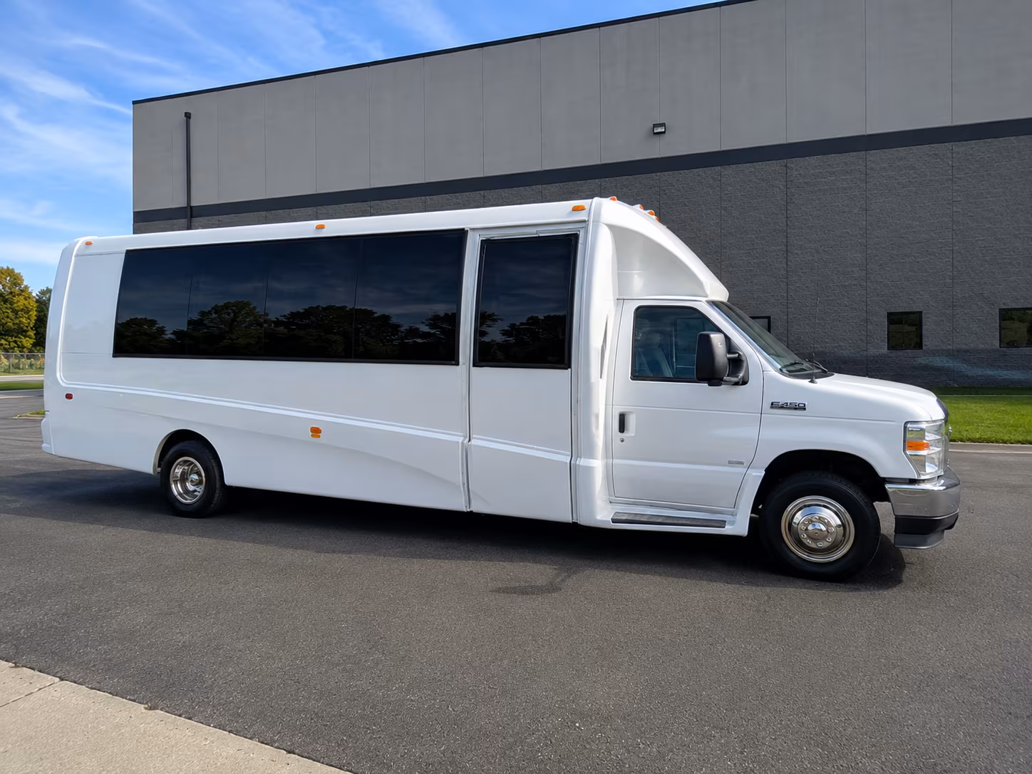 corporate airport transfer buses between alpharetta and hartsfield jackson atl