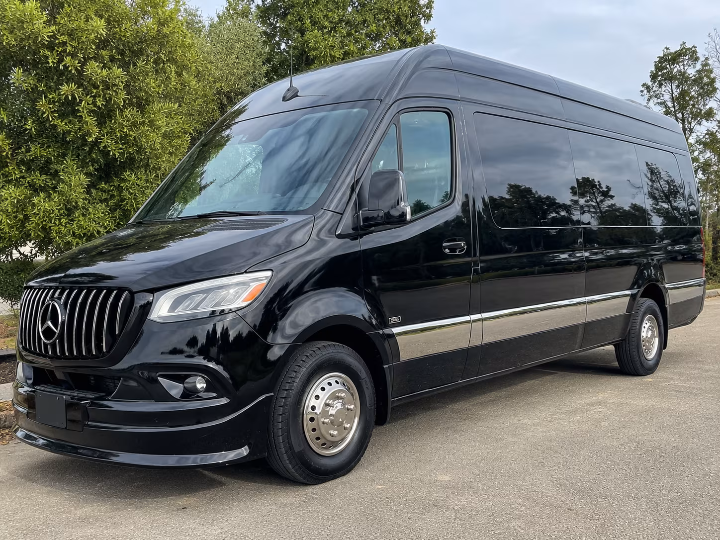 sprinter vans and small buses for private vineyard tours near alpharetta