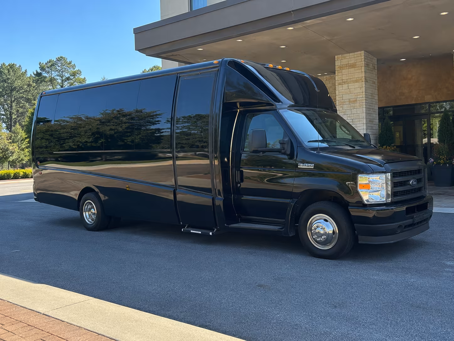 transportation buses for concert weekends at lake lanier and north georgia venues